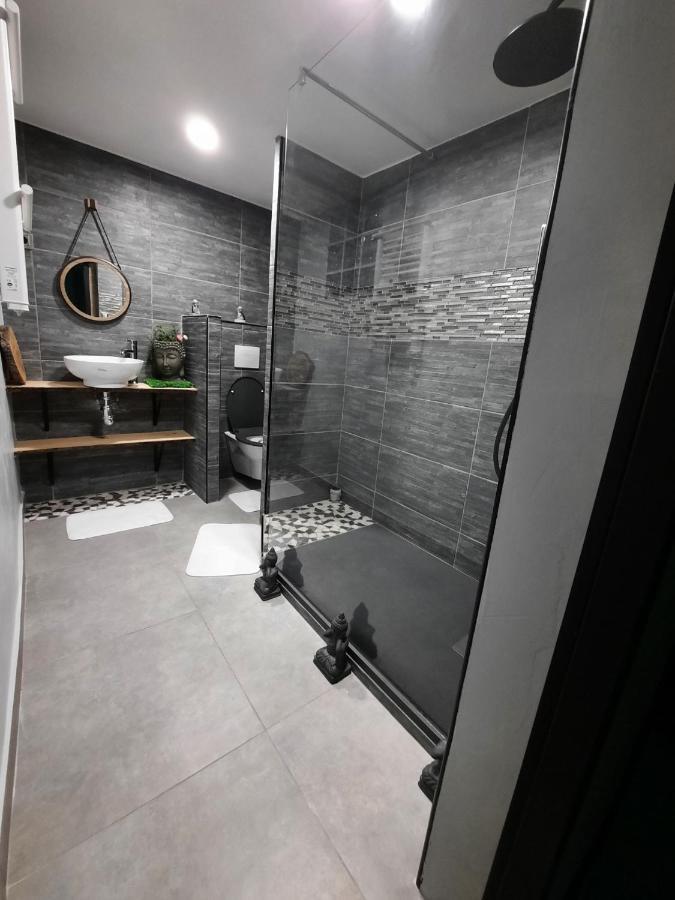 Maison Avec Jacuzzi Saint-Mitre-les-Remparts Bagian luar foto